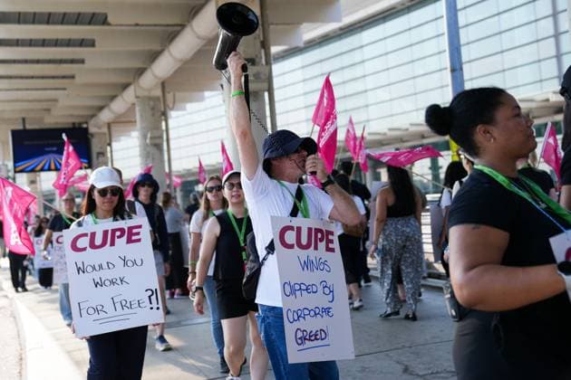 Air Canada flight attendants begin strike TORONTO, CANADA - AUGUST 16 : Air Canada flight attendants and supporters picket outside Toronto Pearson International Airport on August 16, 2025 in Toronto, Ontario, Canada. Strike action by CUPE, the union representing 10,000 flight attendants at Air Canada and Air Canada Rouge, began Saturday. A full shutdown of the airline, the largest in Canada, could affect roughly 130,000 travelers each day. Mert Alper Dervis Anadolu Ontario Canada. Editorial use only. Please get in touch for any other usage. Copyright: x2025xAnadoluxMertxAlperxDervisx