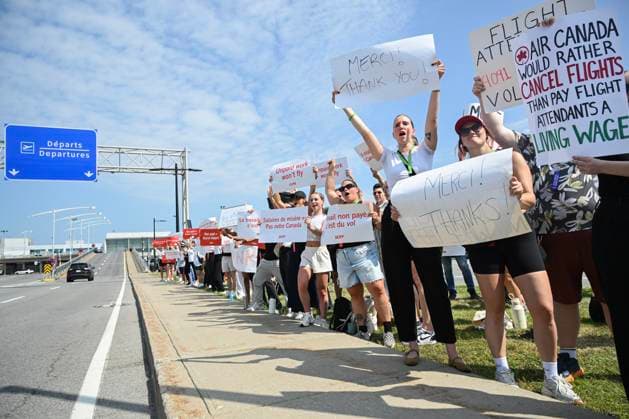 August 16, 2025, Montreal, Pq, Canada: Air Canada flight attendants strike outside MontrealöÄÃ¬Trudeau International Airport in Montreal, Saturday, Aug. 16, 2025. Montreal Canada  - ZUMAc35_ 20250816_zaf_c35_050 Copyright: xGrahamxHughesx