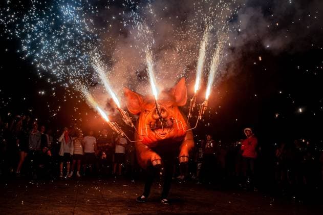 August 16, 2025, Barcelona, Spain: A hellish pork explodes pyrotechnics during the celebration of a correfoc on occasion of Sant Roc summer festival in Barcelona. Correfocs, an old Catalan tradition where people dressed as devils blow up firecrackers and flares, take part every August in the celebrations for the Sant Roc Festival in the Gothic Quarter of the city. Barcelona Spain - ZUMAb137 20250816_fap_b137_004 Copyright: xJordixBoixareux