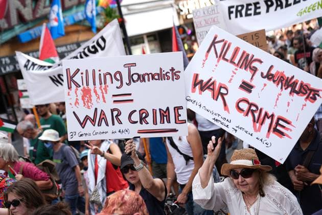 Pro-Palestinian protest in Toronto TORONTO, CANADA - AUGUST 16 : Hundreds of people march in downtown Toronto to protest the killing of journalists in Palestine by Israeli forces and to call for an end to the starvation in Gaza on August 16, 2025 in Ontario, Canada. Mert Alper Dervis Anadolu Ontario Canada. Editorial use only. Please get in touch for any other usage.  Copyright: x2025xAnadoluxMertxAlperxDervisx