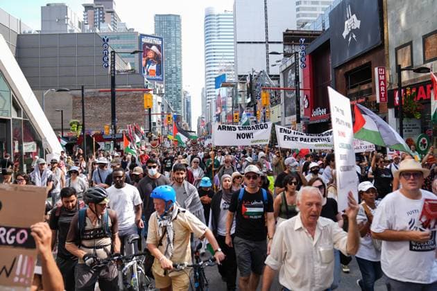 Pro-Palestinian protest in Toronto TORONTO, CANADA - AUGUST 16 : Hundreds of people march in downtown Toronto to protest the killing of journalists in Palestine by Israeli forces and to call for an end to the starvation in Gaza on August 16, 2025 in Ontario, Canada. Mert Alper Dervis Anadolu Ontario Canada. Editorial use only. Please get in touch for any other usage.  Copyright: x2025xAnadoluxMertxAlperxDervisx