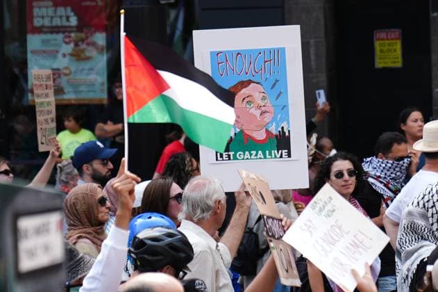 Pro-Palestinian protest in Toronto TORONTO, CANADA - AUGUST 16 : Hundreds of people march in downtown Toronto to protest the killing of journalists in Palestine by Israeli forces and to call for an end to the starvation in Gaza on August 16, 2025 in Ontario, Canada. Mert Alper Dervis Anadolu Ontario Canada. Editorial use only. Please get in touch for any other usage.  Copyright: x2025xAnadoluxMertxAlperxDervisx