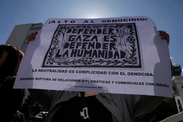 Installation Of Anti-Monument For Palestine In Mexico Pro-Palestinian activists install the anti-monument, The Gate of Resistance and Life for Palestine, at the Juarez Hemicycle in Mexico City, Mexico, on August 16, 2025, in protest of the thousands of people who have been killed in Gaza following attacks by the Israeli army for a year and a half, which continue to this day. Mexico City Mexico  Copyright: xGerardoxVieyrax originalFilename: vieyra-notitle250816_npfD2.jpg