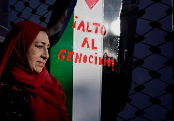 Installation Of Anti-Monument For Palestine In Mexico Pro-Palestinian activists install the anti-monument, The Gate of Resistance and Life for Palestine, at the Juarez Hemicycle in Mexico City, Mexico, on August 16, 2025, in protest of the thousands of people who have been killed in Gaza following attacks by the Israeli army for a year and a half, which continue to this day. Mexico City Mexico  Copyright: xGerardoxVieyrax originalFilename: vieyra-notitle250816_np6Zh.jpg