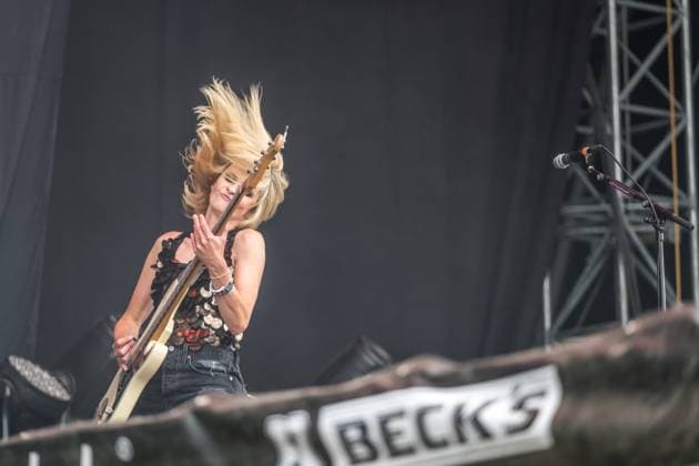 Dritter und letzter Tag vom Highfield Festival 2025 am Störmthaler See in Großpösna, Sachsen. Das beliebte Open-Air-Musikfestival lockt tausende Besucher mit Live-Musik, Sommerflair und dem markanten Riesenrad, das in diesem Jahr von einem neuen Betreiber betrieben wird, nachdem das Riesenrad im Vorjahr durch einen Brand beschädigt wurde. Hier die britische Rockband The Subways () Gesang, Gitarre Billy Lunn Bass, Gesang Charlotte Cooper Schlagzeug Camille Phillips Highfield 2025 Tag 3 *** Third and final day of Highfield Festival 2025 at Störmthaler See in Großpösna, Saxony The popular open-air music festival attracts thousands of visitors with live music, summer flair and the striking Ferris wheel, which is being operated by a new oper