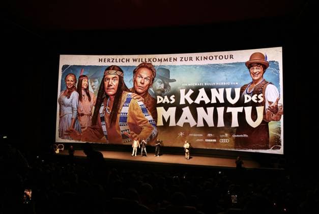 17 08 2025, xcex, GER, Hamburg, Cinemaxx Dammtor, Kino, Cinema, Kinofilm, Kinotour, herbXfilm, Constantin Film, Kanu des Manitu Kinofilm mit den Hauptdarstellern Michael Bully Herbig, Christian Tramitz und Rick Kavanian DFL regulations prohibit any use of photographs as image sequences and or quasi video CE