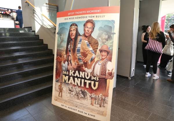 17 08 2025, xcex, GER, Hamburg, Cinemaxx Dammtor, Kino, Cinema, Kinofilm, Kinotour, herbXfilm, Constantin Film, Kanu des Manitu Kinofilm mit den Hauptdarstellern Michael Bully Herbig, Christian Tramitz und Rick Kavanian DFL regulations prohibit any use of photographs as image sequences and or quasi video CE