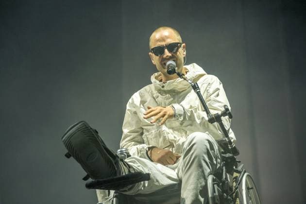 Dritter Tag des Highfield Festival 2025 am Störmthaler See in Großpösna, Sachsen. Das beliebte Open-Air-Musikfestival lockt tausende Besucher mit Live-Musik, Sommerflair und dem markanten Riesenrad, das in diesem Jahr von einem neuen Betreiber betrieben wird, nachdem das Riesenrad im Vorjahr durch einen Brand beschädigt wurde. Hier die deutsche hip Hop Rap Gruppe K.I.Z. Rap Tarek EbÃ nÃ (Tarek) Rap Maxim Drüner (Maxim) Rap, Programming Nico Seyfrid (Nico) KIZ Highfield 2025,Tag1 *** Third day of the Highfield Festival 2025 at Störmthaler See in Großpösna, Saxony The popular open-air music festival attracts thousands of visitors with live music, summer flair and the striking Ferris wheel, which is being operated by a new operator thi