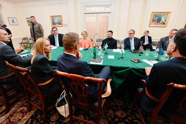 August 18, 2025, Washington (Usa: La presidente del Consiglio Giorgia Meloni all ambasciata ucraina per un incontro con il presidente Volodymyr Zelensky, Washington (Usa), 18 agosto 2025.. .Italian Prime Minister Giorgia Meloni at the Ukrainian Embassy for a meeting with President Volodymyr Zelensky, Washington (USA), 18 August 2025..ANSA CHIGI PALACE PRESS OFFICE FILIPPO ATTILI. NPK Washington (Usa  - ZUMAa110 20250818_zaf_a110_009 Copyright: xChigixPalacexPressxOffice Filippx