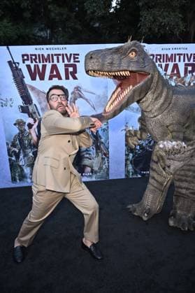 August 18, 2025, Los Angeles, Ca, USA: LOS ANGELES - AUG 18: Jeremy Piven at Primative War Premiere at the Hollywood American Legion on August 18, 2025 in Los Angeles, CA Los Angeles USA - ZUMAb170 20250818_aap_b170_200 Copyright: xKayxBlakex