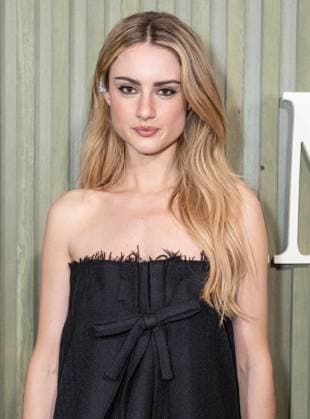 August 19, 2025, Bronx, New York, USA: Grace Van Patten wearing dress by Prada attends premiere by HULU of The twisted tail of Amanda Knox at Historical Society in New York, NY on August 19, 2025 Bronx USA - ZUMAr339 20250819_znp_r339_053 Copyright: xLevxRadinx