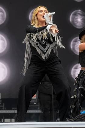 Perrie performing at Come Together Festival 2025 Perrie Edwards performing at Come Together Festival on Town Moor in Newcastle. Featuring: Perrie Where: Newcastle, United Kingdom When: 20 Aug 2025 Credit: Graham Finney WENN Newcastle United Kingdom Copyright: xWENNx wenn40590065 x wenn40590065