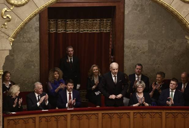 Hungarian parliament elects top court chief Tamas Sulyok as new president BUDAPEST, HUNGARY - FEBRUARY 26: Former chairman of the Constitutional Court Tamas Sulyok arrives to take his oath of office after being approved as new Hungarian President at the Hungarian Parliament in the main hall of the parliament building in Budapest, Hungary on February 26, 2024. Budapest Hungary. Editorial use only. Please get in touch for any other usage.  Copyright: x2025xAnadoluxArpadxKuruczx