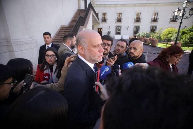 Santiago August 21, 2025 Interior Minister Alvaro Elizalde makes a press point where he refers to the acts of violence that occurred yesterday between fans of Universidad de Chile and Independiente Javier Salvo Aton Chile, Santiago Chile Aton Chile 1036038  Copyright: JAVIERxSALVO ATONxCHILE