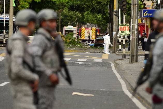 Colombia rocked by two attacks leaving 13 dead CALI, COLOMBIA - AUGUST 21: A view of the area affected by the explosion near the Marco Fidel Suarez Military Aviation School, in Cali, Colombia, on August 21, 2025. Colombia was rocked by two separate attacks Thursday that left at least 13 people dead and dozens injured. In the western city of Cali, a vehicle bomb targeted the Marco Fidel Suarez Military Aviation School. Cali Mayor Alejandro Eder said that preliminary reports indicated that at least five people were killed and 36 were injured. Edwin Rodriguez Pipicano Anadolu Cali Colombia. Editorial use only. Please get in touch for any other usage.  Copyright: x2025xAnadoluxEdwinxRodriguezxPipicanox