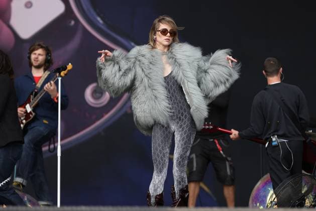 Suki Waterhouse performs at Leeds Festival 2025 Suki Waterhouse performs at Leeds Festival 2025, Bramham Park, Leeds, August 22nd 2025, Credit:Mike Gray Avalon  Copyright: xMikexGrayx xAvalonx 1030685366