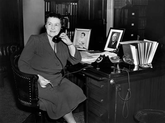 Mary Teresa Norton, 1st Woman from Democratic Party Elected to Congress, Portrait Seated at Desk, Washington DC, USA, 1943  Copyright: xABxArchivex jtv010518