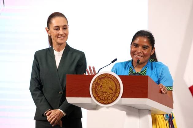 Mexico™s President Claudia Sheinbaum News Conference Mexico™s President Claudia Sheinbaum Pardo is seen behind while Raramuri athlete Maria Lorena Ramirez Nahueachi speaks during a press conference about the Mexico Imparable Half Marathon a series of races in four destinations at the National Palace. on August 22, 2025, in Mexico City, Mexico. Mexico City CDMX Mexico Copyright: xLuisxBarronx