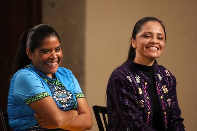Mexico™s President Claudia Sheinbaum News Conference Raramuri athlete Maria Lorena Ramirez Nahueachi and marathon runner Mirna De la Cruz Alvarez during a press conference where talk about the Mexico Imparable Half Marathon a series of races in four destinations at the National Palace. on August 22, 2025, in Mexico City, Mexico. Mexico City CDMX Mexico Copyright: xLuisxBarronx