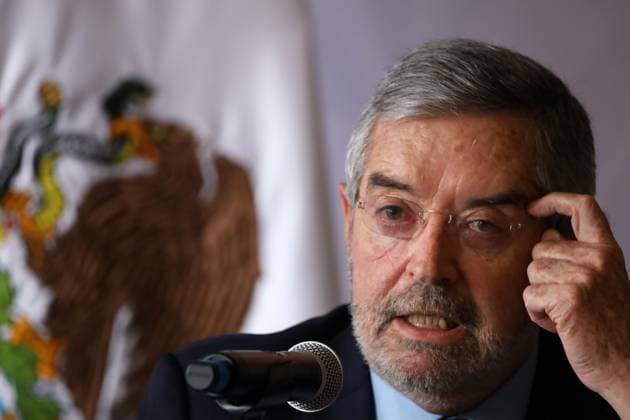 MexicoÃ¢â‚¬â ¢s Foreign Affairs Minister, Juan RamoÂ³n de la Fuente speaks about the Legal consular assistance for Mexican migrants in the United States in response to immigration raids during a news conference at Ministry of Foreign Affairs Headquarters. on August 22, 2025, in Mexico City, Mexico. Mexico City Mexico - ZUMAe321 20250822_zia_e321_025 Copyright: xLuisxBarronx