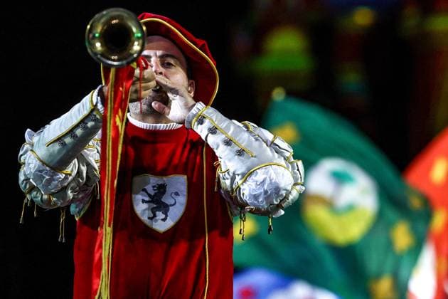 RUSSIA, MOSCOW - AUGUST 22, 2025: Historic Flag-Wavers of the Contrade of Cori (Italy) perform during the opening ceremony of the 17th Spasskaya Tower International Military Music Festival in Red Square Moscow Russia  - ZUMAt113 20250822_zaa_t113_442 Copyright: xSergeixBulkinx