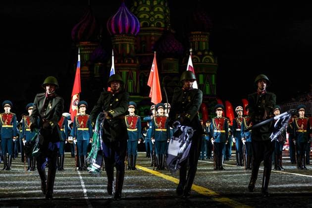 RUSSIA, MOSCOW - AUGUST 22, 2025: The Honor Guard Unit of the Central Military Commandant s Office of the Russian National Guard performs during the opening ceremony of the 17th Spasskaya Tower International Military Music Festival in Red Square Moscow Russia  - ZUMAt113 20250822_zaa_t113_476 Copyright: xSergeixBulkinx