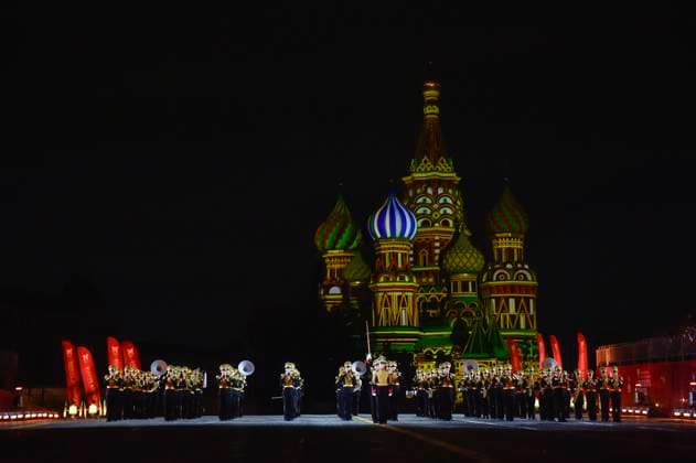 (250823) -- MOSCOW, Aug. 23, 2025 -- A military band performs at the Spasskaya Tower International Military Music Festival in Moscow, Russia, Aug. 22, 2025. The festival kicked off here on Friday and will last till Aug. 31. (Photo by Alexander Zemlianichenko Jr Xinhua) RUSSIA-MOSCOW-MILITARY MUSIC FESTIVAL CaoxYang 