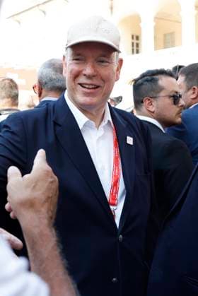 Albert II (C), Prince of Monaco, attends the opening ceremony before the first stage of 80th Vuelta a Espana cycling tour in Turin, Italy, 23 August 2025. The stage covers 183 km between the cities of Tutin and Novara. First stage of Vuelta a Espana tour !ACHTUNG: NUR REDAKTIONELLE NUTZUNG!  Copyright: xJavierxLizonx GRAF1707 20250823-55017720749_1