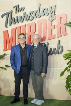The Thursday Murder Club UK Premiere Director Chris Columbus and Steven Speilberg attend The Thursday Murder Club UK Premiere in the Leicester Square Gardens, London. 21st August 2025.  Copyright: xAndrewxSimsx NINTCHDBPICT001018029319