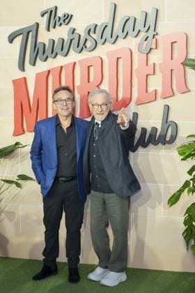 The Thursday Murder Club UK Premiere Director Chris Columbus and Steven Speilberg attend The Thursday Murder Club UK Premiere in the Leicester Square Gardens, London. 21st August 2025.  Copyright: xAndrewxSimsx NINTCHDBPICT001018029349