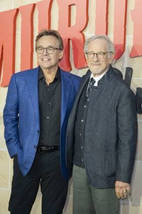 The Thursday Murder Club UK Premiere Director Chris Columbus and Steven Speilberg attend The Thursday Murder Club UK Premiere in the Leicester Square Gardens, London. 21st August 2025.  Copyright: xAndrewxSimsx NINTCHDBPICT001018029389