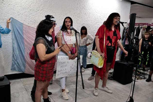 August 23, 2025, Mexico, Cdmx, Mexico: Members of Mexico City s trans community demonstrated at the Metro Public Transportation System (STC METRO) facilities because a few weeks ago, a city police officer denied a trans woman access to the women-only car. This sparked discontent, and they demanded that a car be designated exclusively for transgender people so they feel safer, don t suffer aggression, feel comfortable, and are free from discrimination on public transportation. Mexico Mexico - ZUMAp204 20250823_zip_p204_042 Copyright: xJosuexPerezx