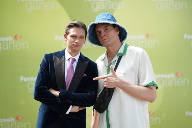 Entertainment Bilder des Tages ZDF-Fernsehgarten 2025. Fabian Köster und Lutz van der Horst im ZDF Fernsehgarten - Motto DISCOFOX am 24.08.2025 in Mainz. Mainz ZDF Fernsehgarten Rheinland-Pfalz *** ZDF Fernsehgarten 2025 Fabian Köster and Lutz van der Horst in the ZDF Fernsehgarten motto DISCOFOX on 24 08 2025 in Mainz Mainz ZDF Fernsehgarten Rheinland Pfalz