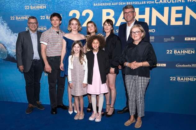 Florian Herrmann, Jannis Niewöhner, Luna Wedler, Zoe Baier, Caroline Wahl, Atabey Chiriac, Elena Hell, Mia Maariel Meyer, Wolfram Weimer and Dorothee Erpenstein at the premiere of the feature film 22 Bahnen in the Astor Film Lounge at Arri Munich, 24 08 2025 Foto:xN.xKolinzx xFuturexImagex bahnen_5812