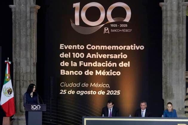 Claudia Sheinbaum, President Of Mexico, Leads Ceremony Celebrating The 100th Anniversary Of The Founding Of The Bank Of Mexico (Banxico) Victoria Rodriguez, Governor of the Bank of Mexico, accompanies Claudia Sheinbaum, President of Mexico, during a ceremony celebrating the 100th anniversary of the founding of the Bank of Mexico at the Interactive Museum of Economics in Mexico City, Mexico, on August 25, 2025. Mexico City Mexico City Mexico  Copyright: xGerardoxVieyrax originalFilename: vieyra-notitle250825_npDN0.jpg
