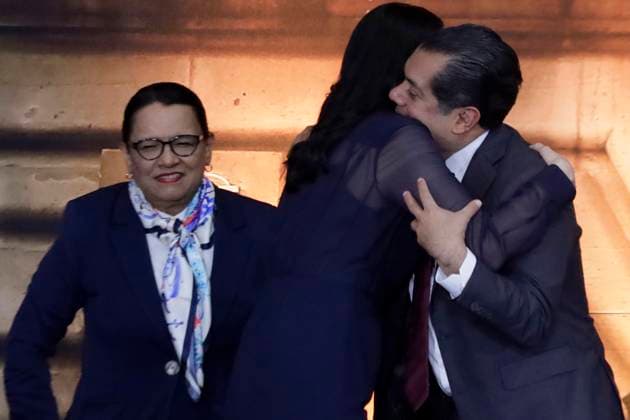 Claudia Sheinbaum, President Of Mexico, Leads Ceremony Celebrating The 100th Anniversary Of The Founding Of The Bank Of Mexico (Banxico) From left to right, Victoria Rodriguez, Governor of the Bank of Mexico; Rosa Icela Rodriguez, Secretary of the Interior; and Sergio Gutierrez Luna, President of the Chamber of Deputies, accompany Claudia Sheinbaum, President of Mexico, during the ceremony celebrating the 100th anniversary of the founding of the Bank of Mexico (Banxico) at the Interactive Museum of Economics (Mide) in Mexico City, Mexico, on August 25, 2025. Mexico City Mexico City Mexico  Copyright: xGerardoxVieyrax originalFilename: vieyra-notitle250825_npnBf.jpg