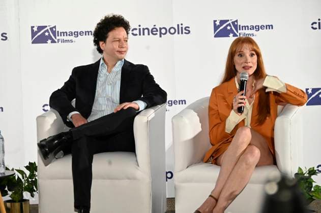 August 26, 2025, Mexico City, Ciudad de Mexico, Mexico: Actress Jessica Chastain and Michel Franco during a press conference to promote the movie Dreams at Cinepolos Plaza Miyana. on August 26, 2025 in Mexico City, Mexico. Mexico City Mexico - ZUMAe321 20250826_zea_e321_003 Copyright: xCarlosxTischlerx