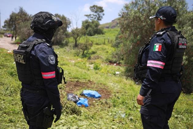 Human remains found during a search operation for missing persons in Mexico STATE OF MEXICO, MEXICO - AUGUST 26: Police officers secure the area where human remains were found during a search operation, at the Sierra de Guadalupe, in the State of Mexico, Mexico on August 26, 2025. Human remains were found in the mountainous area of Sierra de Guadalupe during a search operation carried out by relatives of missing persons, members of the National Guard, collectives and members of the Investigation Police, among others. The number of people reported as disappeared continues to rise in the country, now exceeding 130,000 Daniel Cardenas Anadolu State of Mexico Mexico. Editorial use only. Please get in touch for any other usage. Copyright: x2025xAnadoluxDanielxCardenasx