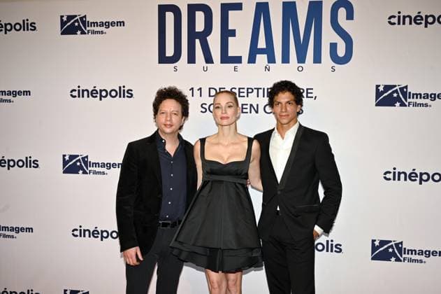 Dreams Red Carpet in Mexico City (L-R) Michel Franco, Jessica Chastain, and Issac Hernandez attend the red carpet for the film Dreams at Cinepolis Plaza Miyana. on August 26, 2025 in Mexico City, Mexico. (Photo by Carlos Tischler Eyepix Group) Copyright: xCarlosxTischler xEyepixxGroupx CT_26082025_166505