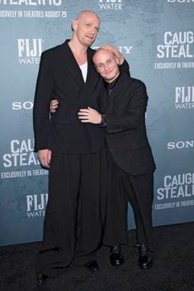 Yuri Kolokolnikov and Nikita Kukushkin at the premiere of the movie Caught Stealing at Regal Union Square New York, 26 08 2025 Foto:xB.xHinex xFuturexImagex caught_5820