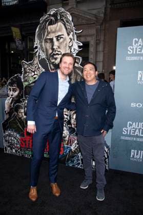Zach Graumann and Andrew Yang at the premiere of the movie Caught Stealing at Regal Union Square New York, 26 08 2025 Foto:xB.xHinex xFuturexImagex caught_5824