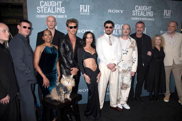 Nikita Kukushkin, Matt Smith, Yuri Kolokolnikov, Regina King, Austin Butler, Zoe Kravitz, Bad Bunny, Darren Aronofsky, Liev Schreiber, Carol Kane and Vincent D Onofrio at the premiere of the movie Caught Stealing at Regal Union Square New York, 26 08 2025 Foto:xB.xHinex xFuturexImagex caught_5861