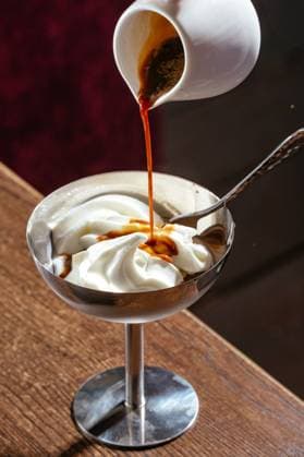IMAGO Creative, Food, Trend, Iced Coffee creamy ice cream with espresso coffee R_KUAL250826ED-1794617-01