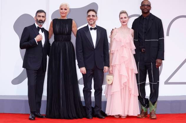 Yuri Ancarani, Julia Ducournau, Fernando Enrique Juan Lima, Shannon Murphy and RaMell Ross at the Opening Ceremony with the premiere of the feature film La Grazia Grace at the Biennale di Venezia 2025 82 Venice International Film Festival at the Palazzo del Cinema Venice, 27 08 2025 Foto:xD.xBedrosianx xFuturexImagex opening_5862