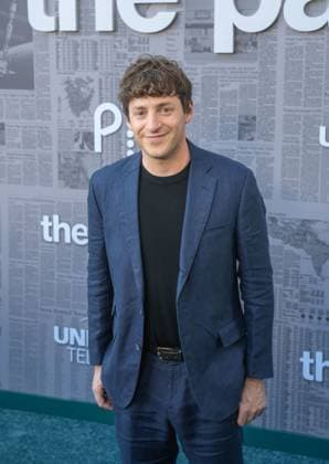 August 27, 2025, Pasadena, California, USA: Alex Edelman arrives on the red carpet at the premiere of Ã¢â‚¬oeThe PaperÃ¢â‚¬Â tv show event on August 27th, 2025 at HARMONY GOLD 7655 W. Sunset Boulevard Pasadena USA - ZUMAt169 20250827_zep_t169_020 Copyright: xConnorxTerryx