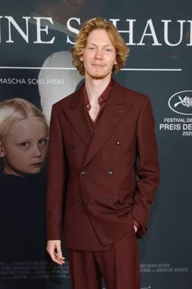 27 08 2025 , Filip Schnack at the premiere of In die Sonne schauen, Delphi Filmpalast , Berlin, Berlin