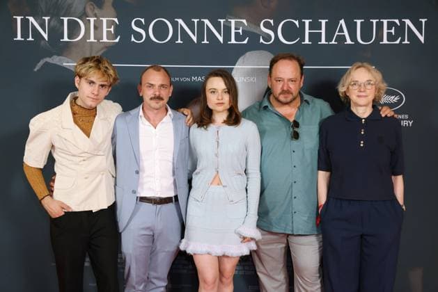 27 08 2025 , Florian Geisselmann, Konstantin Lindhorst, Lena Urzendowsky, Andreas Anke and Claudia Geisler Bading at the premiere of In die Sonne schauen, Delphi Filmpalast , Berlin, Berlin