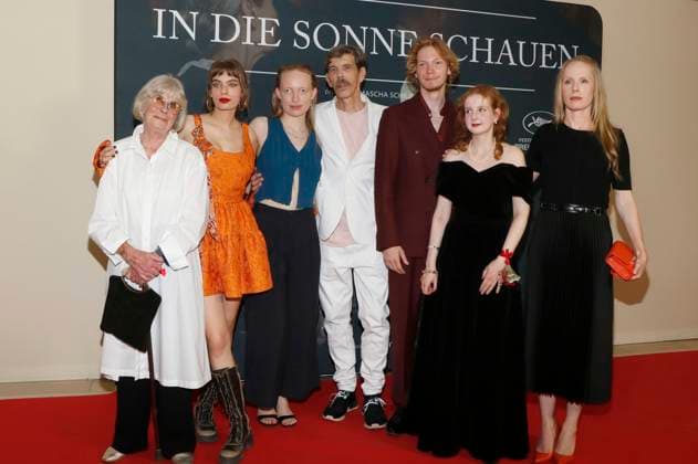 Liane Düsterhöft, Greta Krämer, Luzia Oppermann, Gode Benedix, Filip Schnack, Anastasia Cherepakha and Susanne Wuest at the premiere of the movie In die Sonne schauen Sound of Falling at Delphi Filmpalast Berlin, 27 08 2025 Foto:xA.xBuggex xFuturexImagex sonne_5831