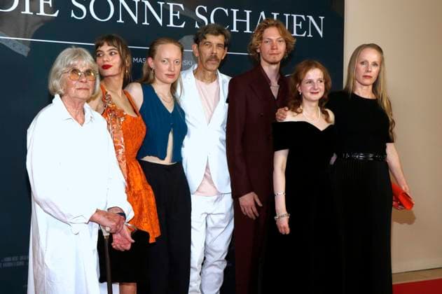 Liane Düsterhöft, Greta Krämer, Luzia Oppermann, Gode Benedix, Filip Schnack, Anastasia Cherepakha and Susanne Wuest at the premiere of the movie In die Sonne schauen Sound of Falling at Delphi Filmpalast Berlin, 27 08 2025 Foto:xA.xBuggex xFuturexImagex sonne_5832