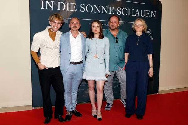 Florian Geisselmann, Konstantin Lindhorst, Lena Urzendowsky, Andreas Anke and Claudia Geisler Bading at the premiere of the movie In die Sonne schauen Sound of Falling at Delphi Filmpalast Berlin, 27 08 2025 Foto:xA.xBuggex xFuturexImagex sonne_5837